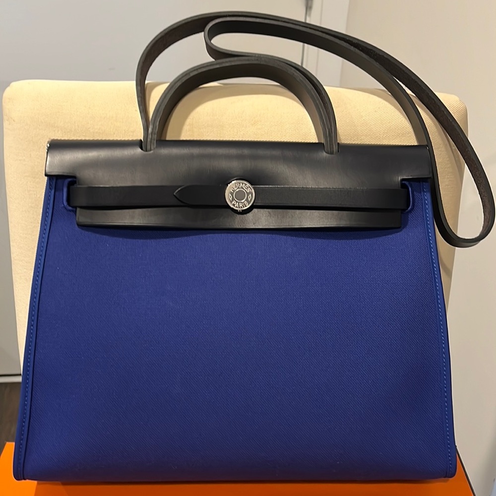 Hermes Herbag Zip 31 Toile Militaire. In Vache Hunter. In pristine condition